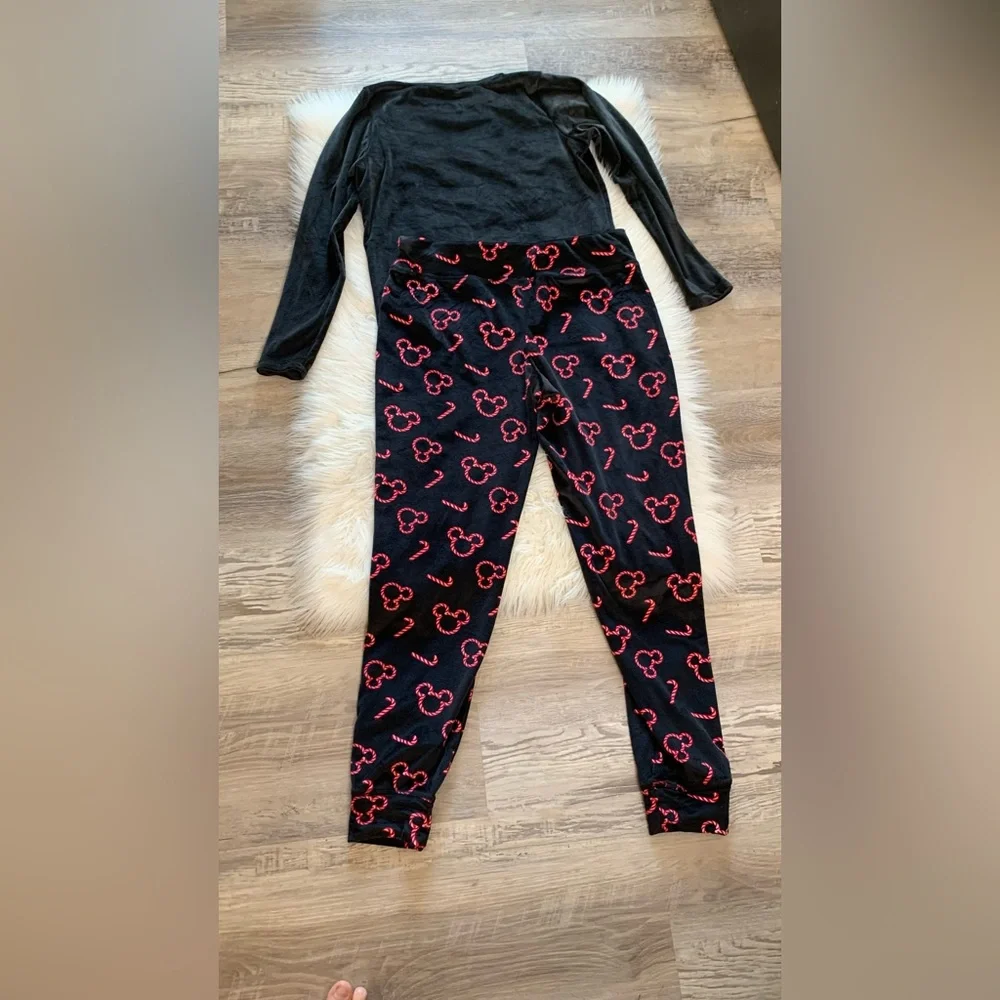 Walt Disney World Peppermint Mickey Pajamas - Picture 7 of 7